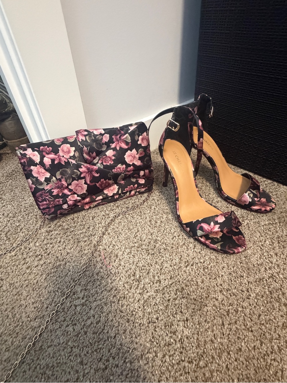 Le chateau heels and purse set